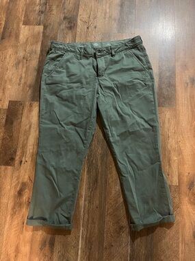 St. John's Bay Olive Green Capris